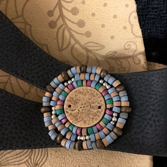 ACORN by PILLOW POD BLACK SANDALS MEDALLION W8 - Picture 4 of 6